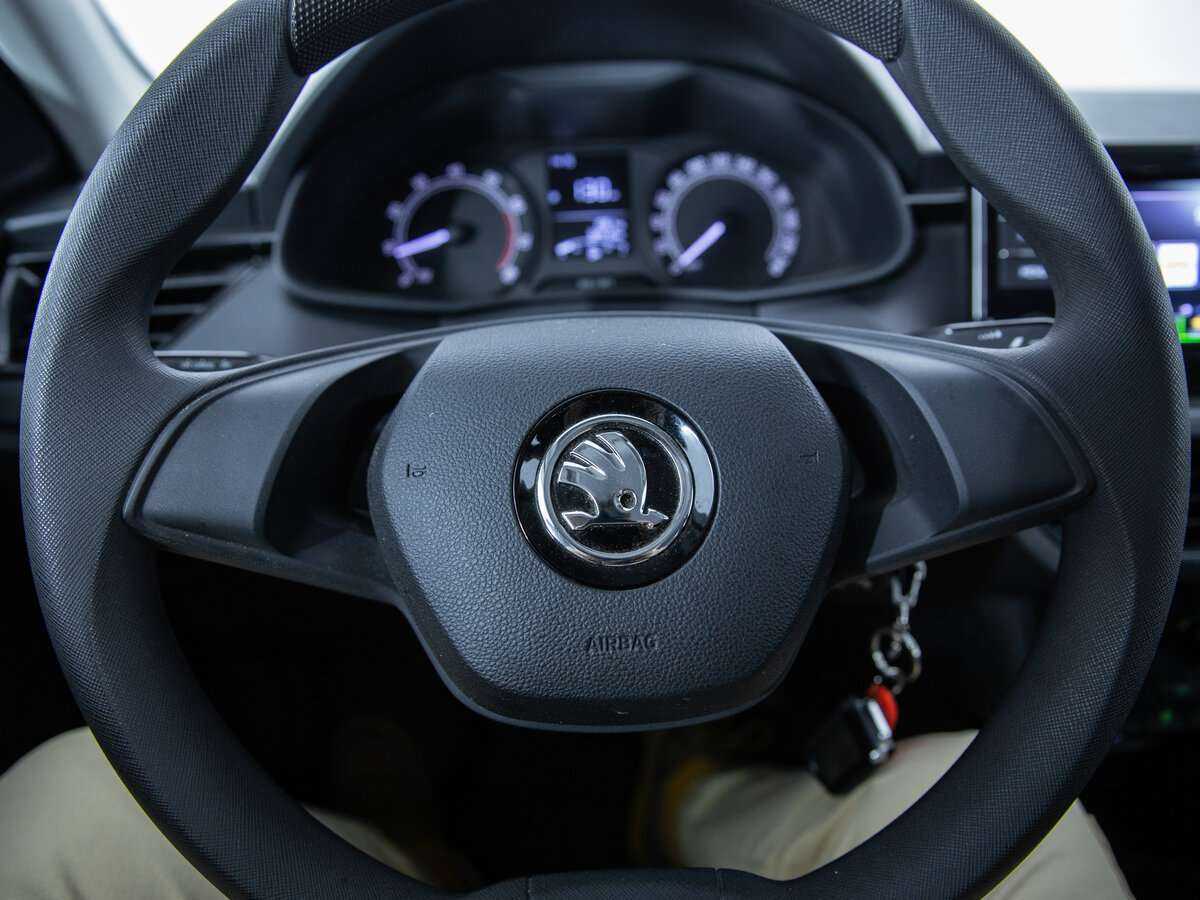 Б/У Шкода Рапид 2021 года. Фото: #11