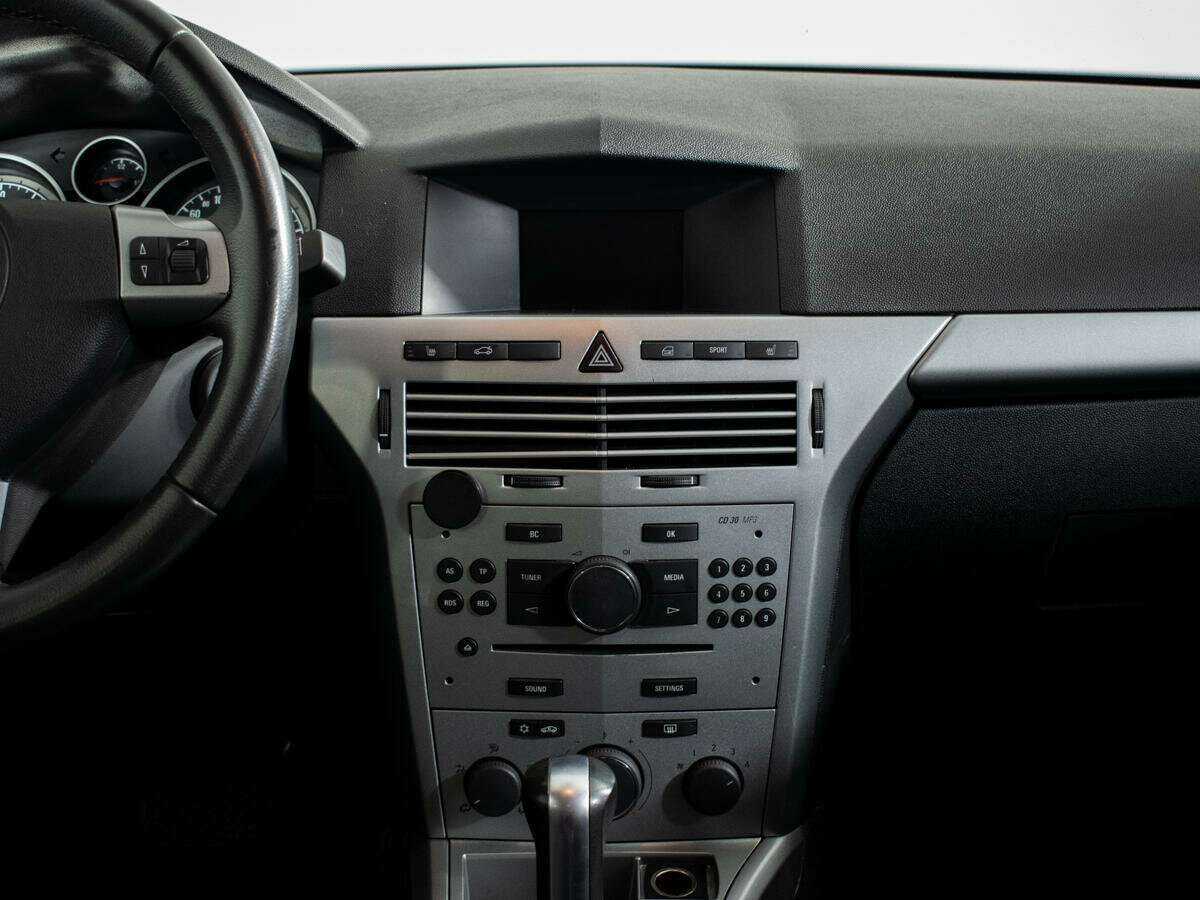 Б/У Опель Астра 2014 года. Фото: #8