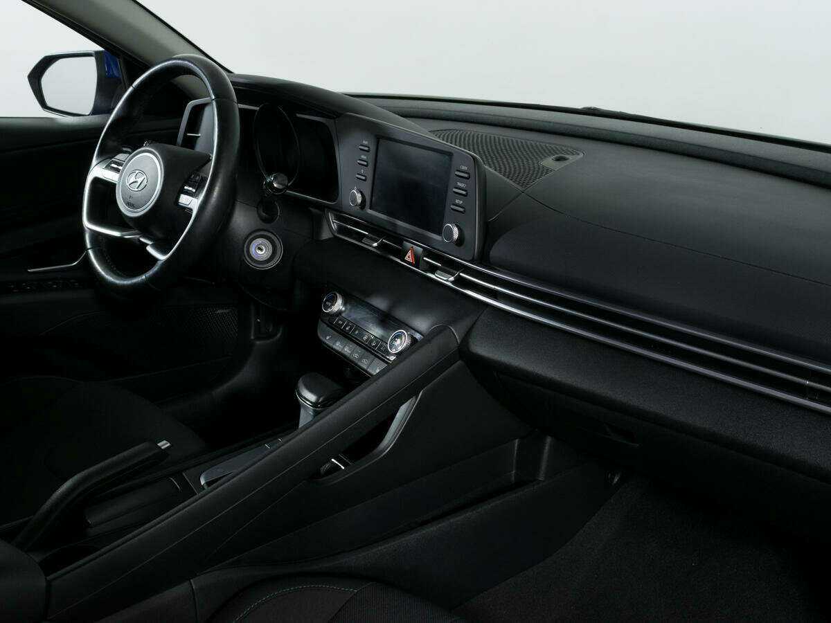 Hyundai Elantra 2021 года с пробегом. Фото: #6