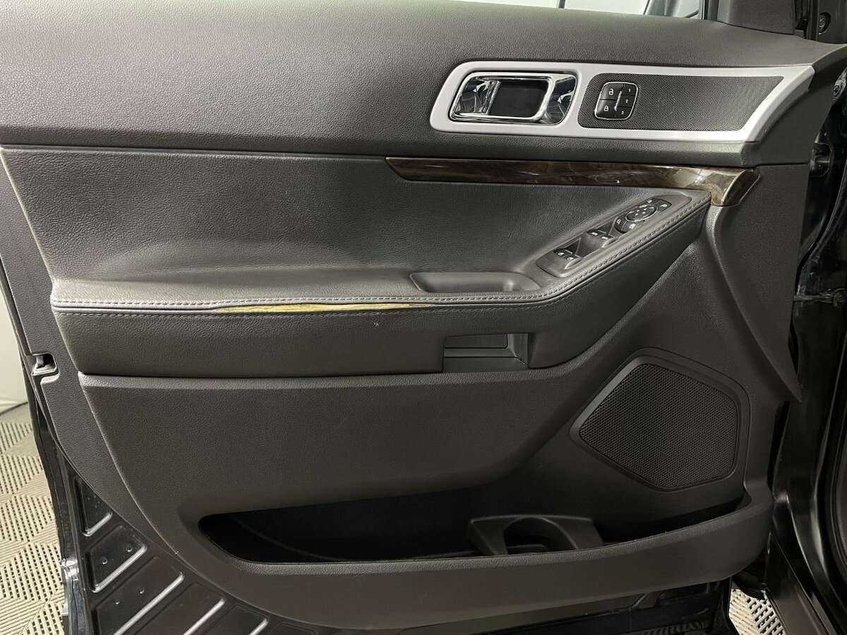 Ford Explorer 2013 года с пробегом. Фото: #7