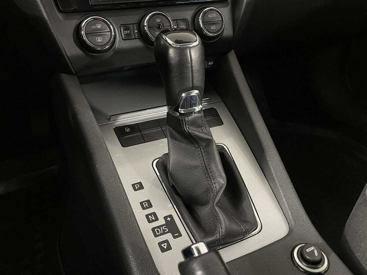 Б/У Шкода Октавия 2014 года. Фото: #12