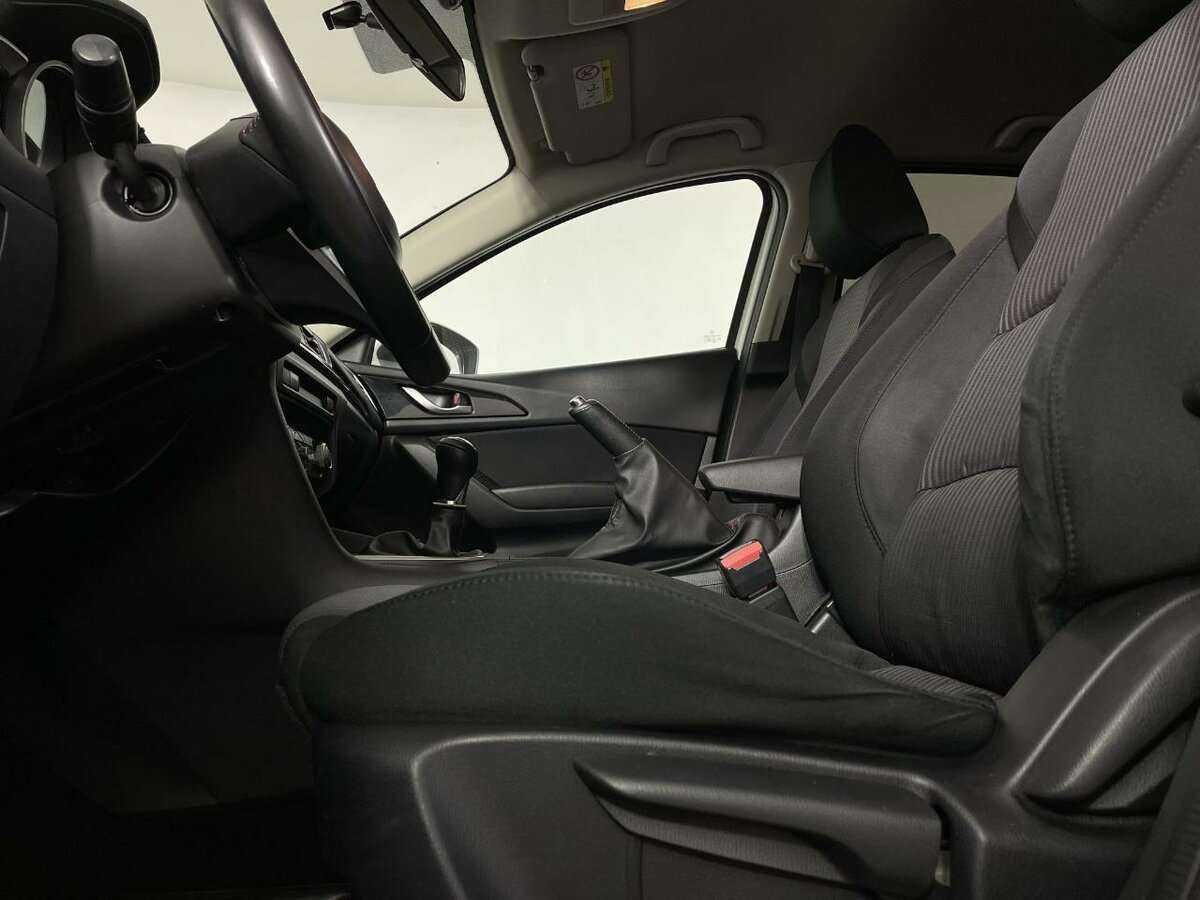 Б/У Мазда 3 2014 года. Фото: #9