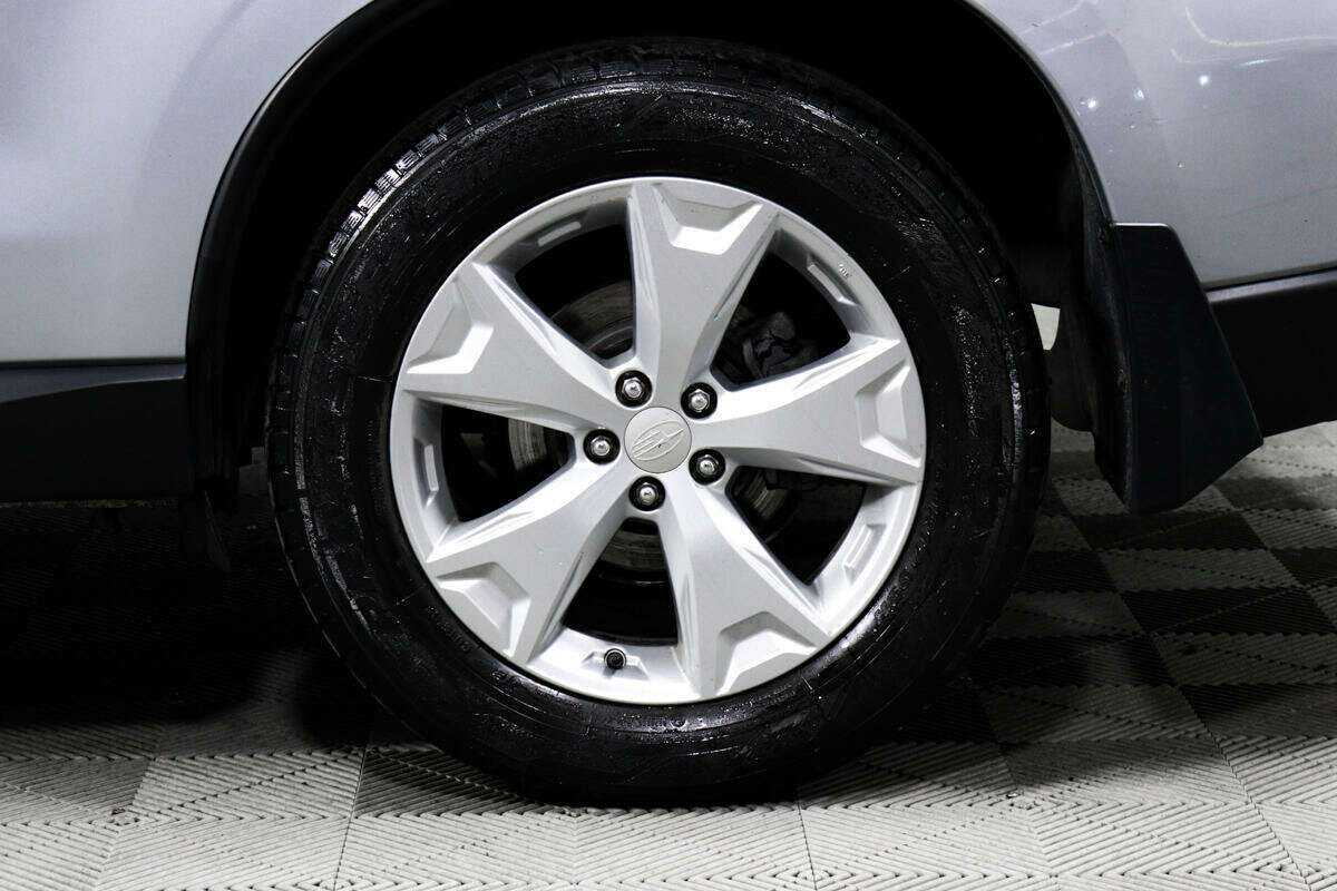 Б/У Субару Форестер 2015 года. Фото: #13