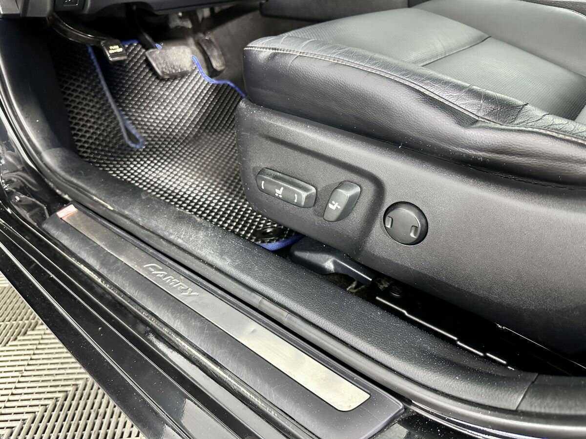 Б/У Тойота Камри 2016 года. Фото: #15