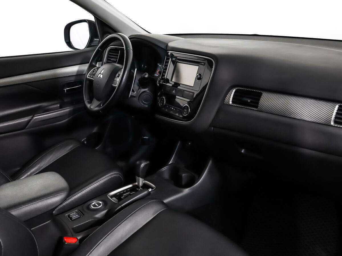 Б/У Митсубиши Оутлэндер 2013 года. Фото: #13