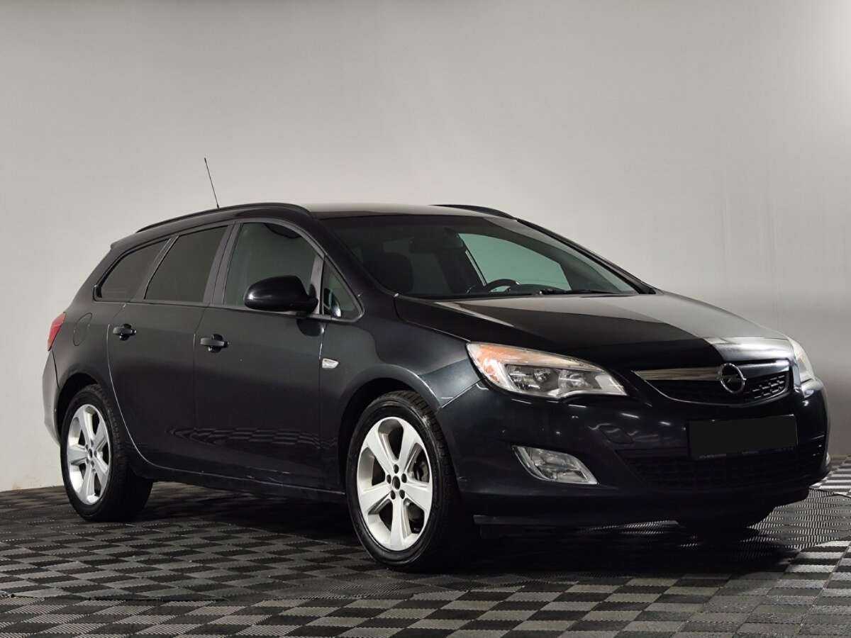 Б/У Опель Астра 2012 года. Фото: #2