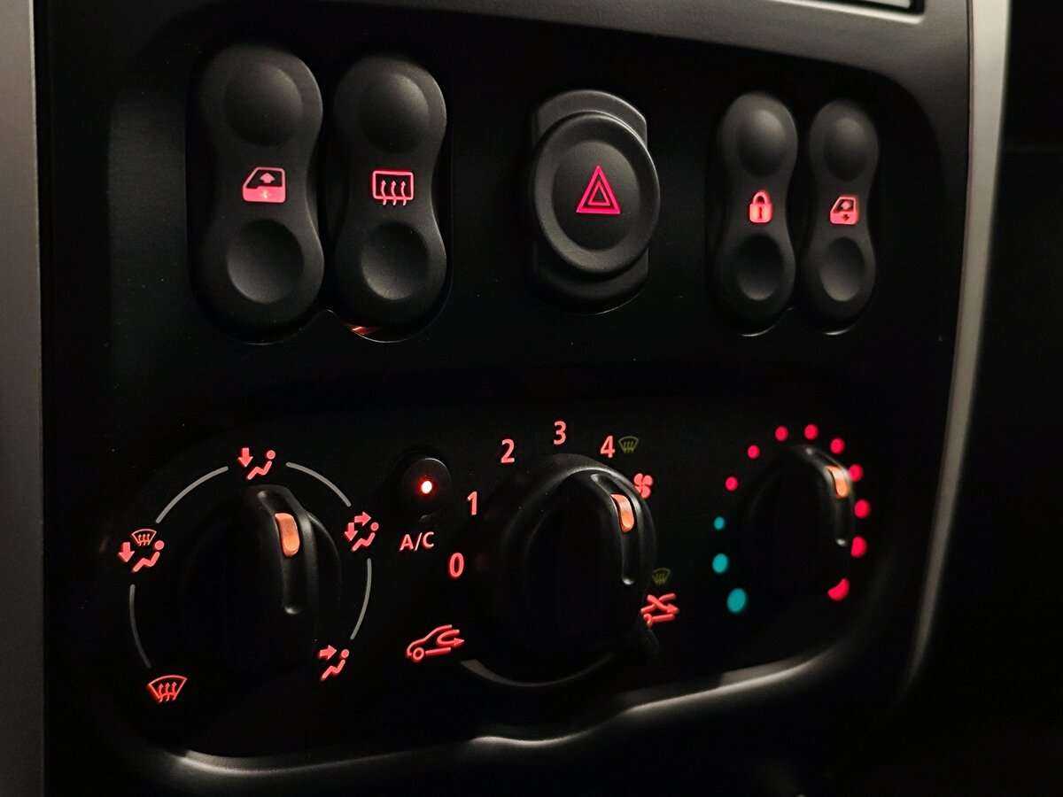 Б/У Ниссан Альмера 2016 года. Фото: #13