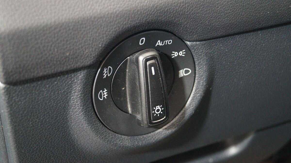 Б/У Шкода Октавия 2014 года. Фото: #8