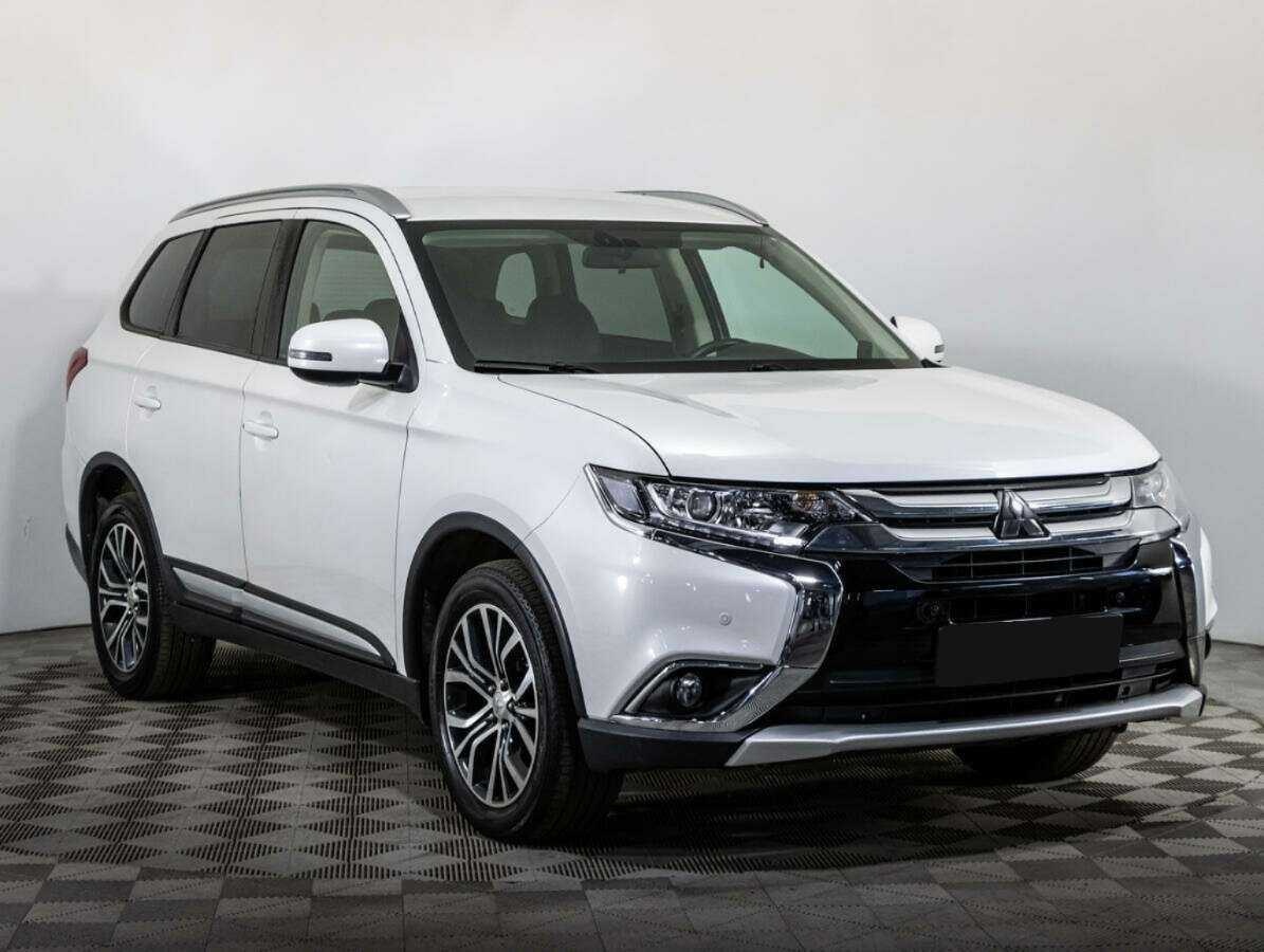Mitsubishi Outlander 2018 года с пробегом. Фото: #2