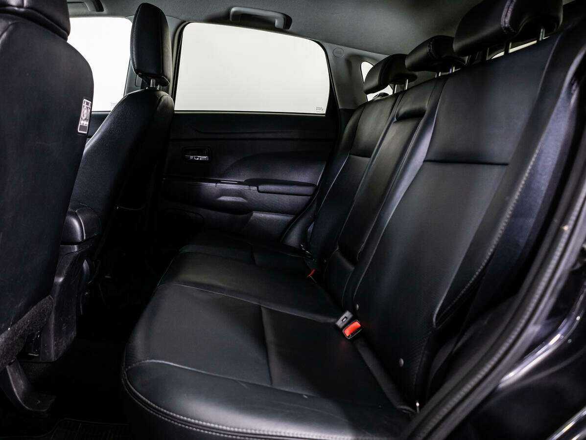 Б/У Митсубиши АС-Икс 2013 года. Фото: #9