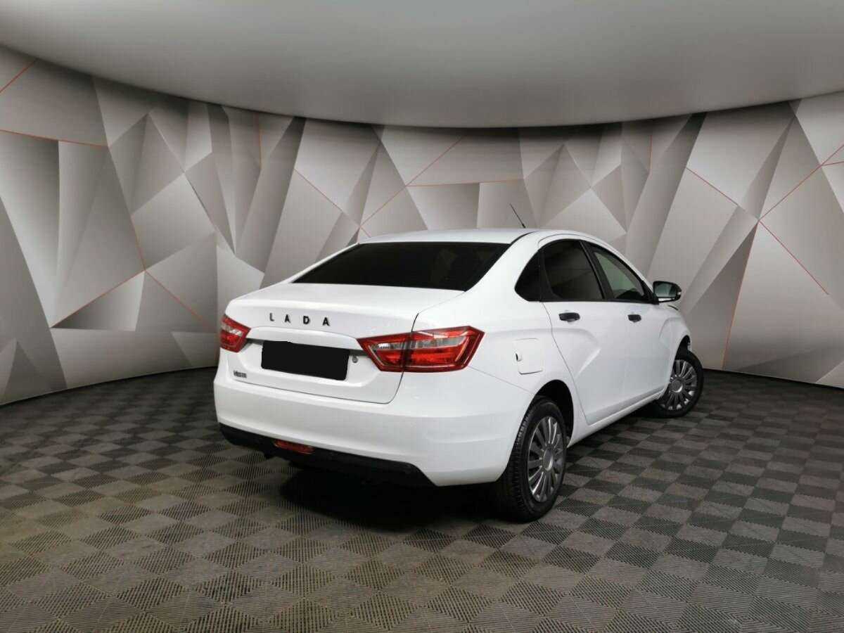 Б/У Лада (ВАЗ) Веста 2017 года. Фото: #1