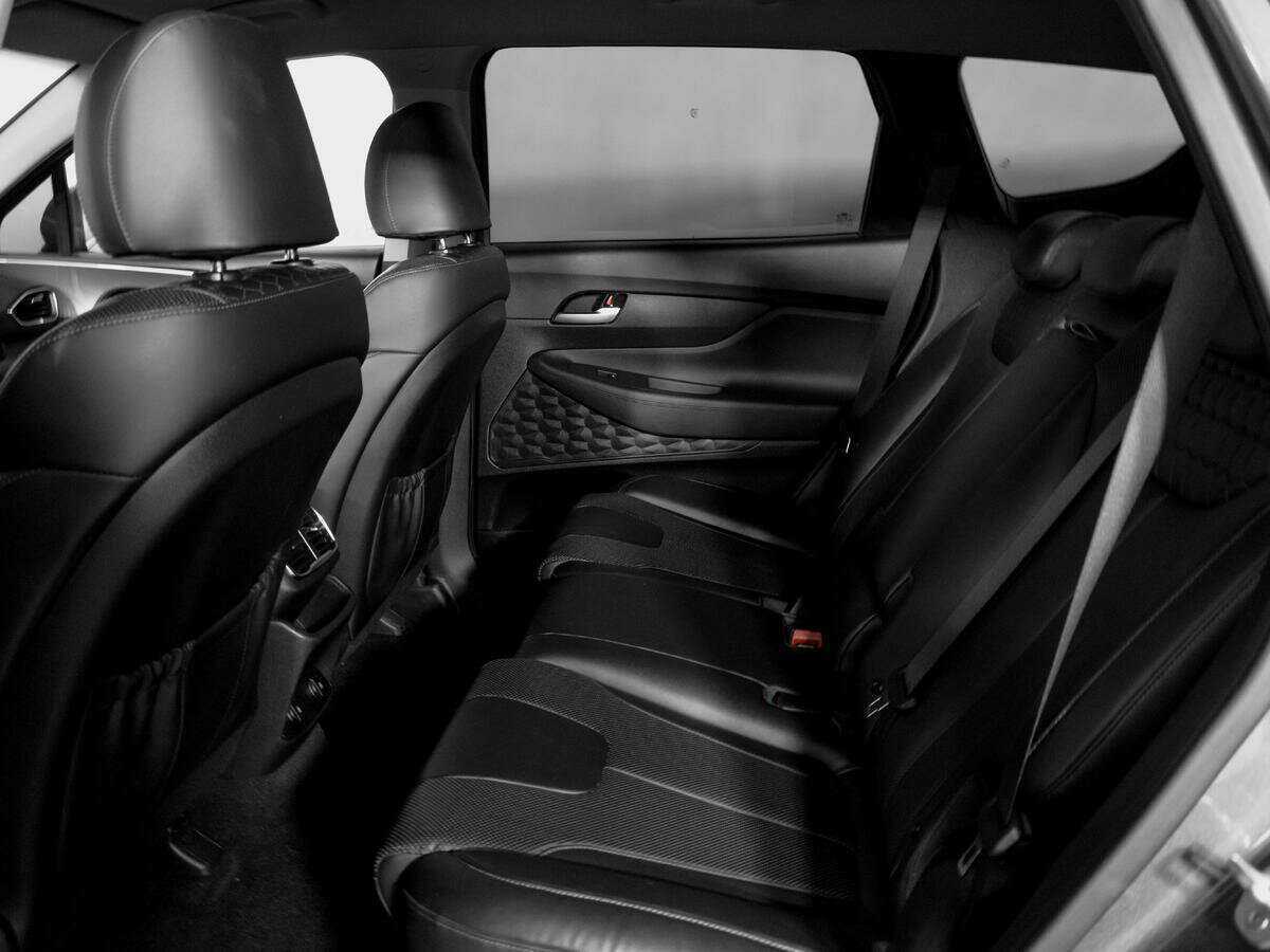 Hyundai Santa Fe 2018 года с пробегом. Фото: #9