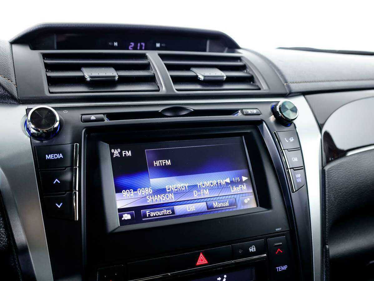 Б/У Тойота Камри 2016 года. Фото: #14