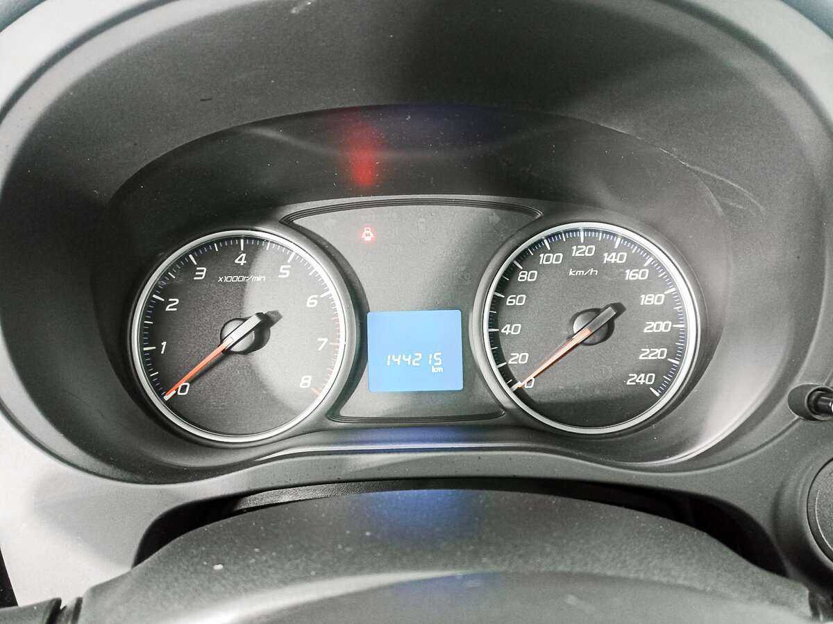 Б/У Митсубиши Оутлэндер 2014 года. Фото: #12