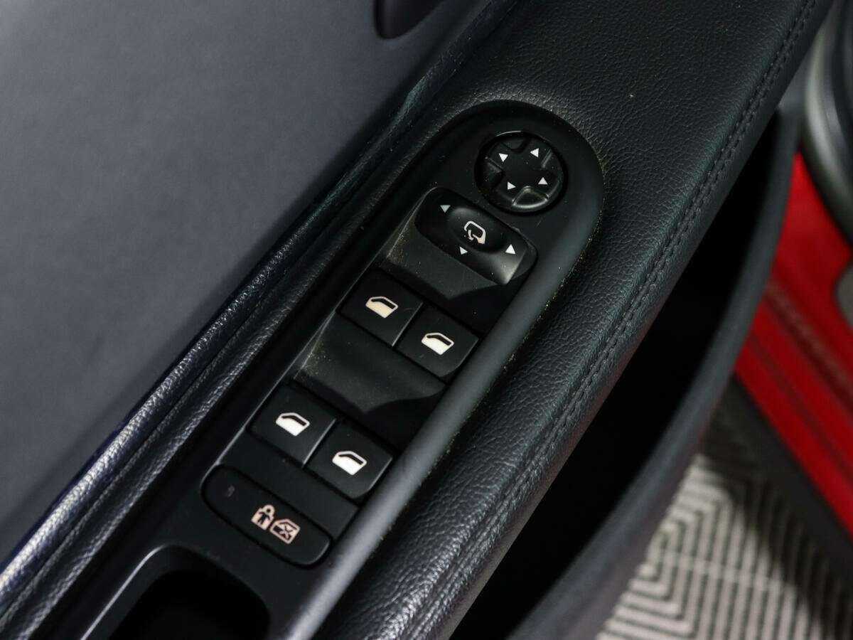 Б/У Пежо 3008 2012 года. Фото: #15