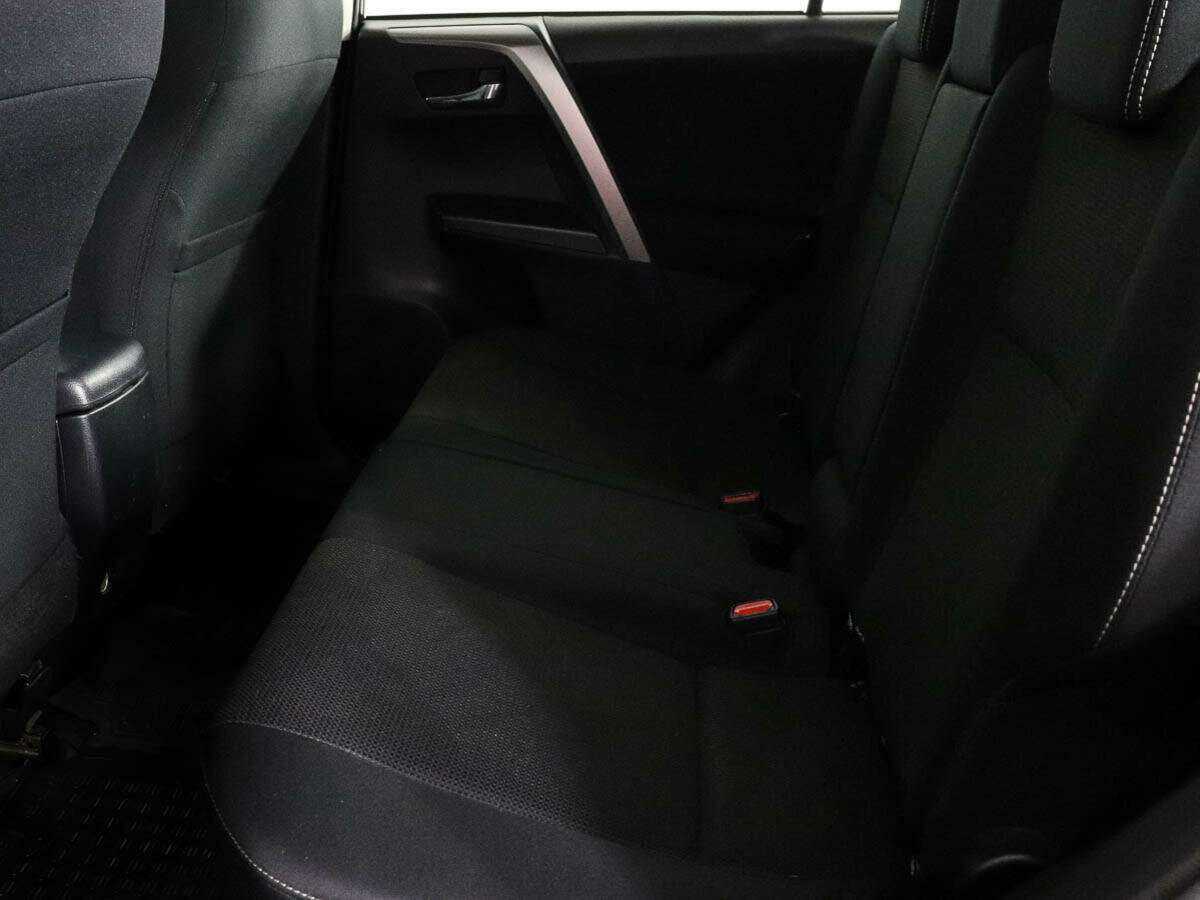 Toyota RAV4 2016 года с пробегом. Фото: #7