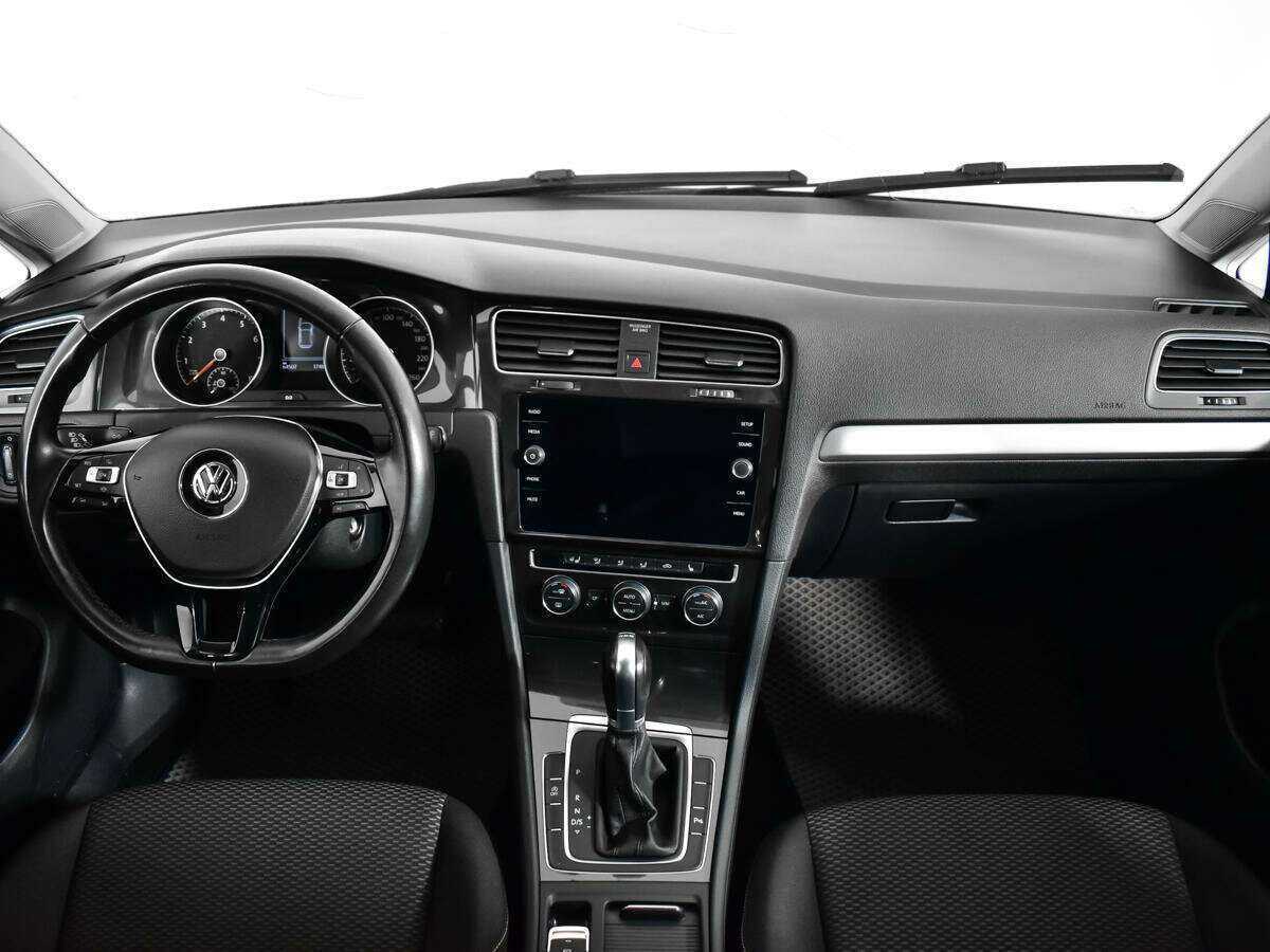 Б/У Фольксваген Гольф 2018 года. Фото: #9