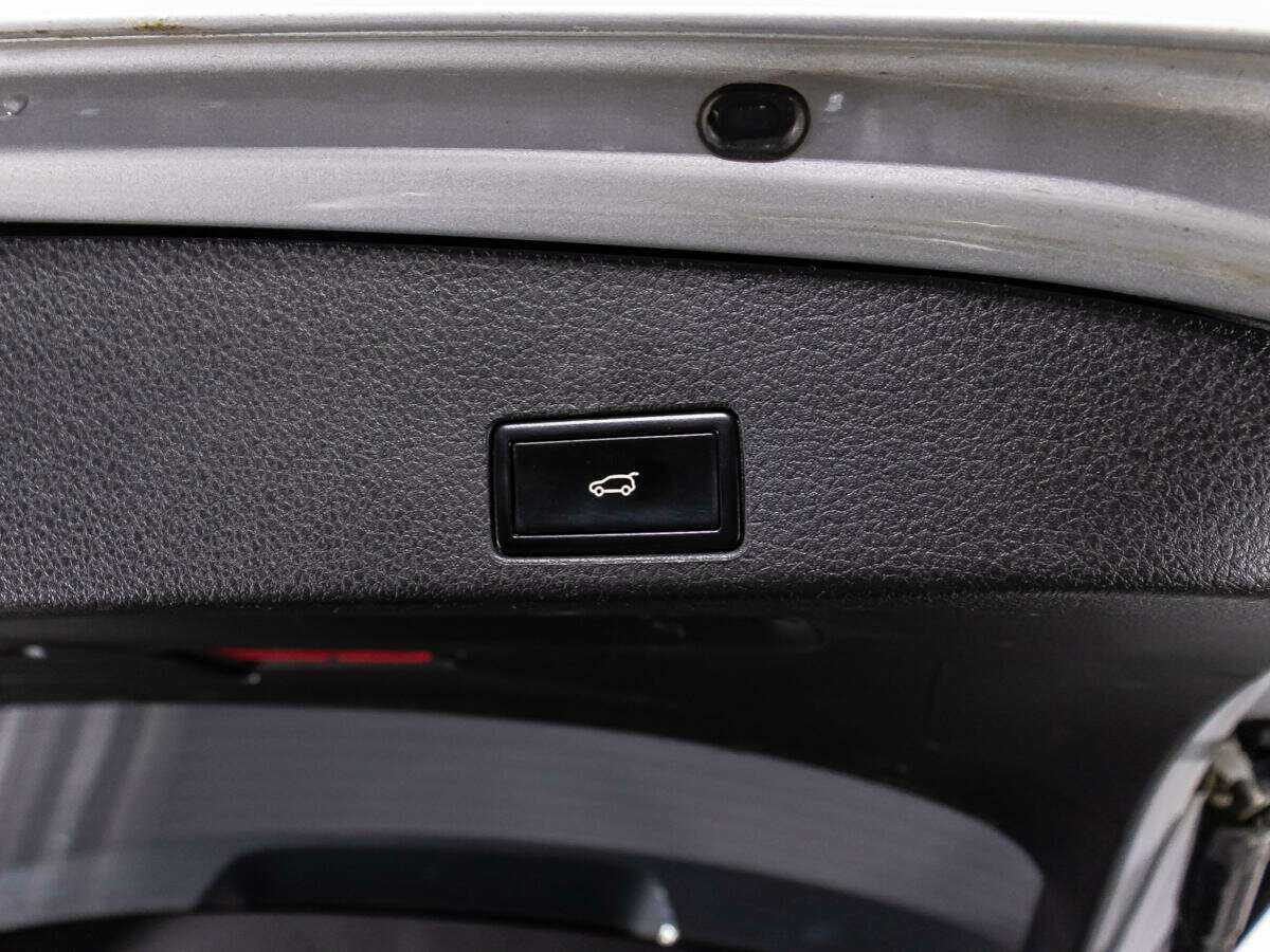 Volkswagen Touareg 2012 года с пробегом. Фото: #14