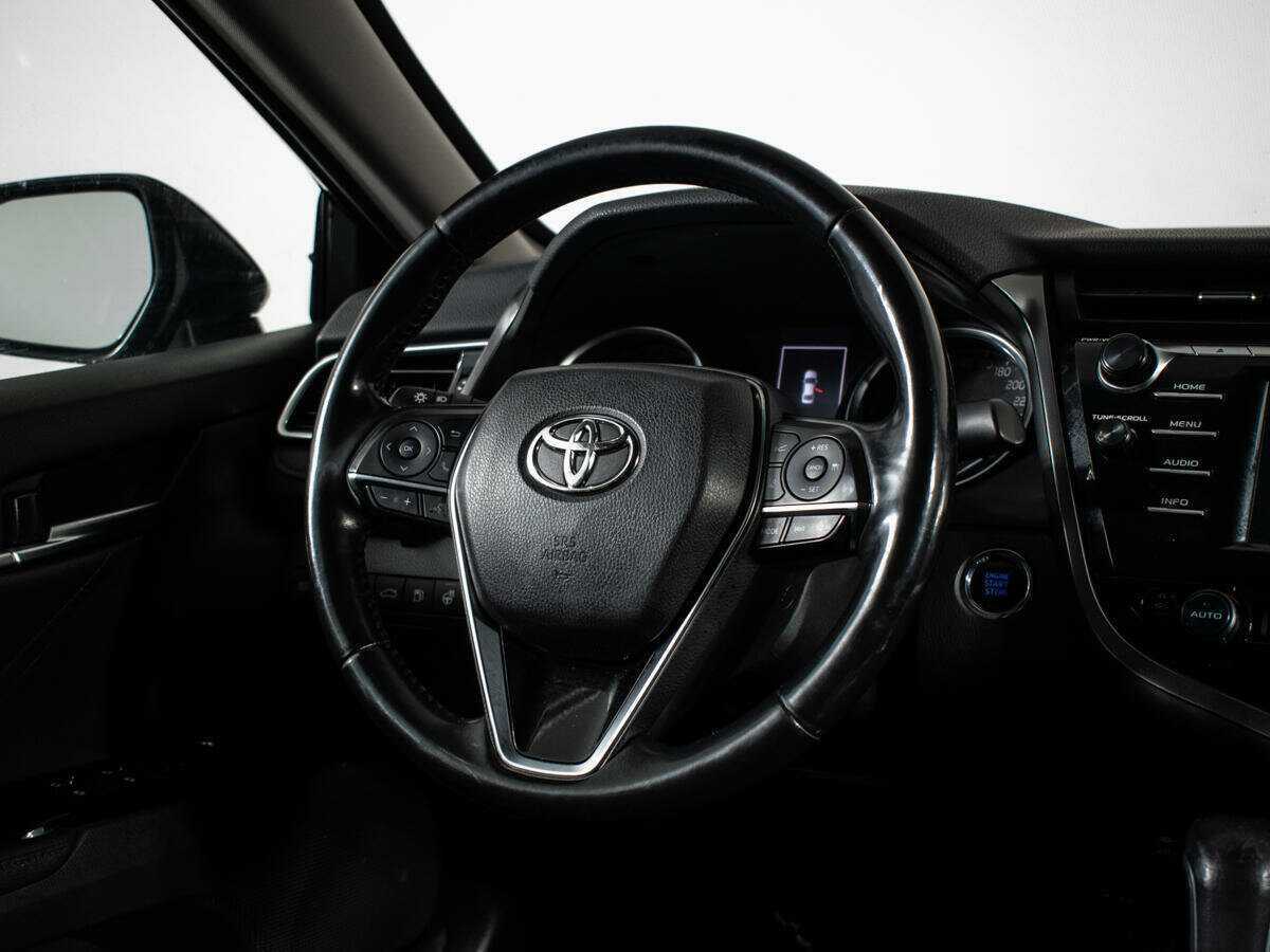 Toyota Camry 2018 года с пробегом. Фото: #13