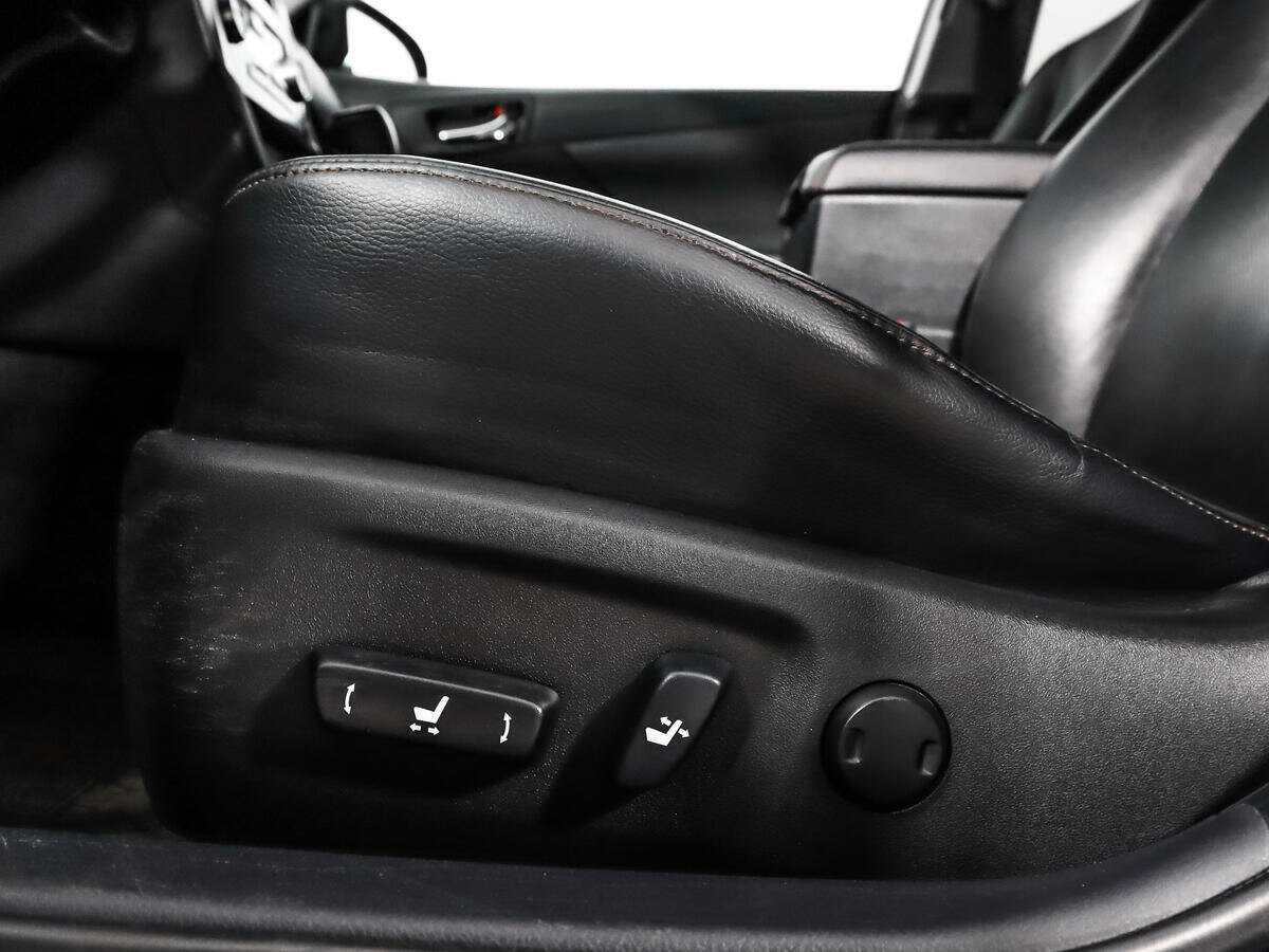 Б/У Тойота Камри 2014 года. Фото: #9