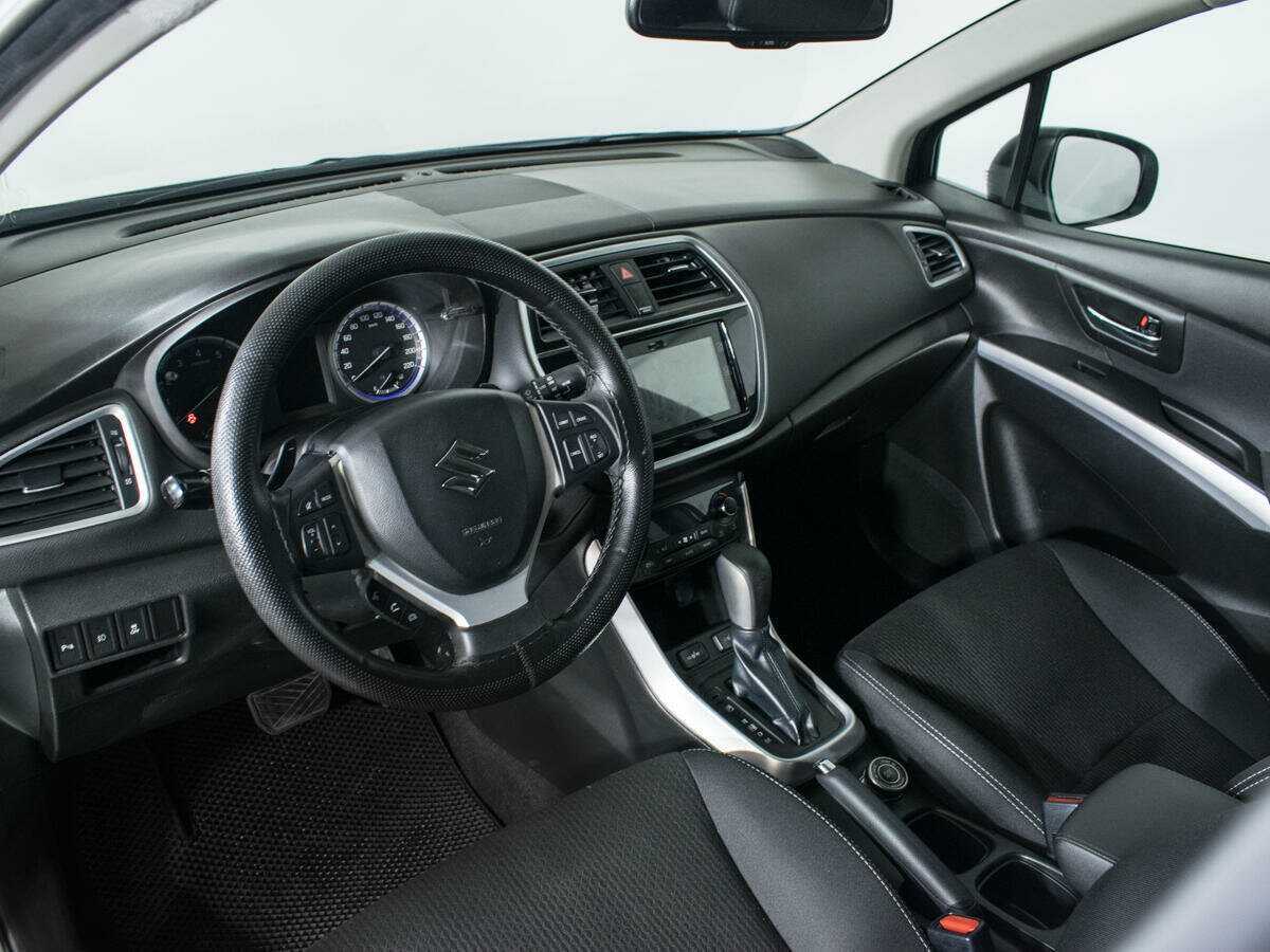 Б/У Сузуки С-Икс4 2018 года. Фото: #12