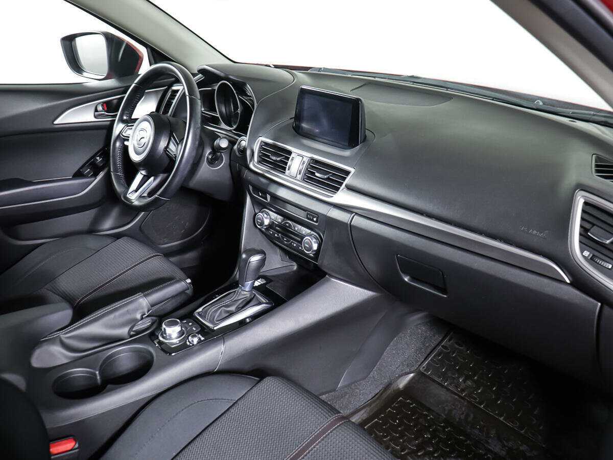 Б/У Мазда 3 2018 года. Фото: #10