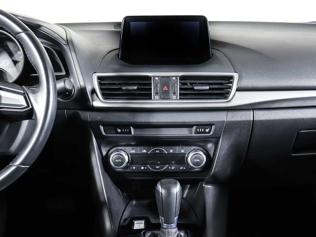 Б/У Мазда 3 2018 года. Фото: #13