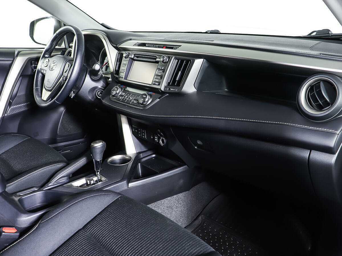 Toyota RAV4 2013 года с пробегом. Фото: #8