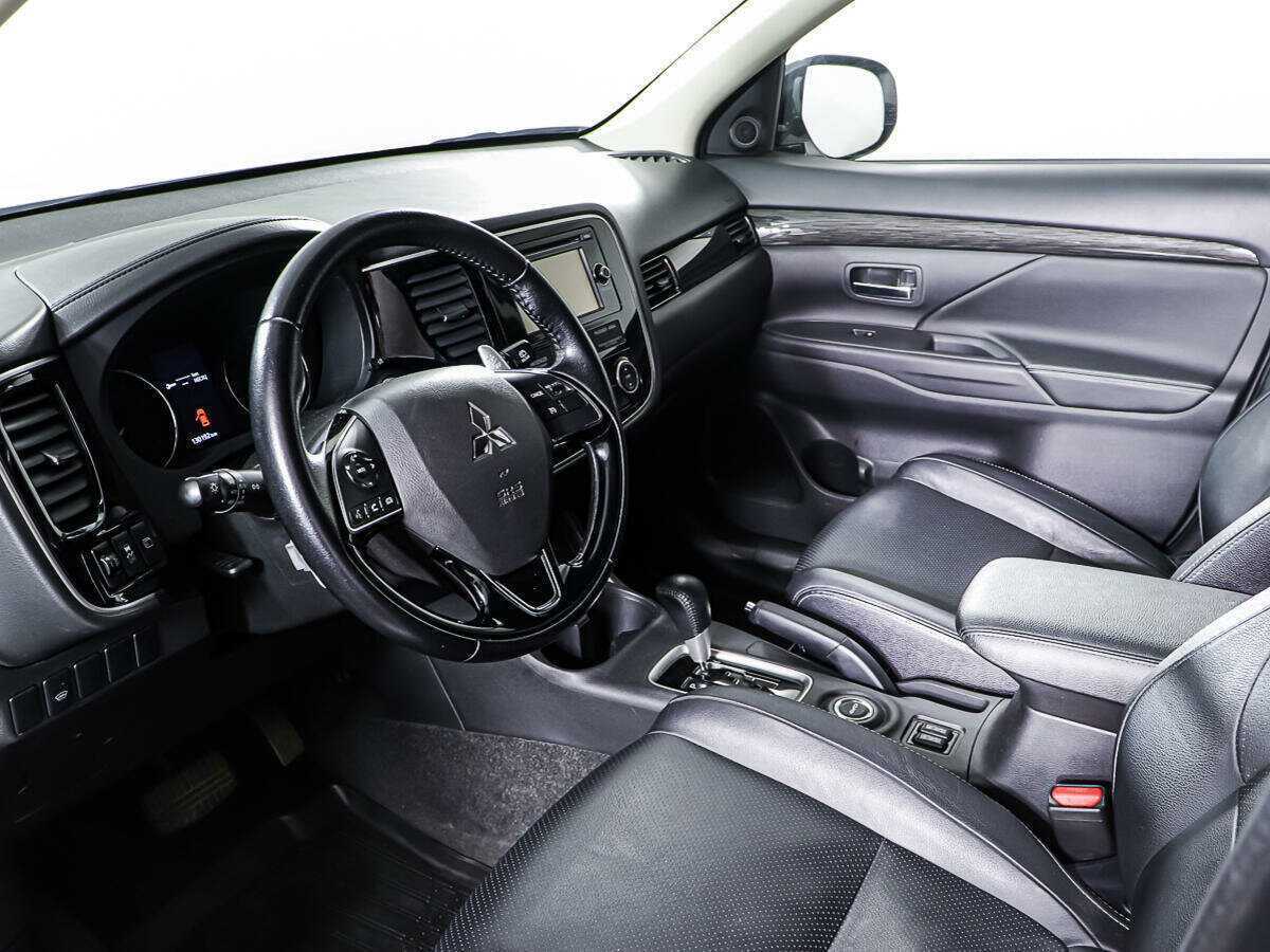 Mitsubishi Outlander 2016 года с пробегом. Фото: #12
