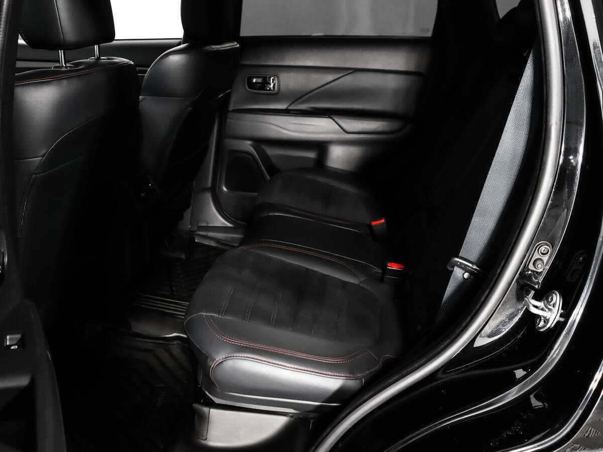 Mitsubishi Outlander 2021 года с пробегом. Фото: #11