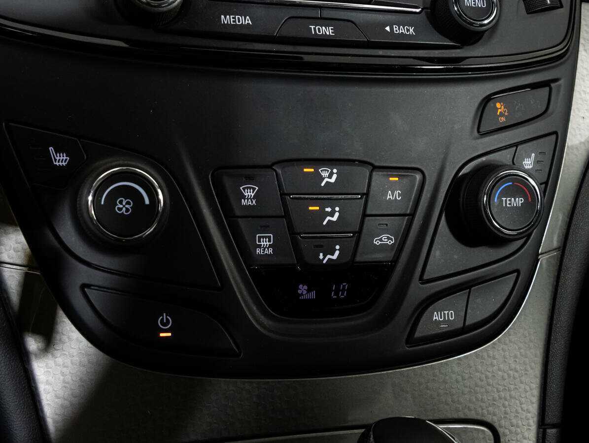 Б/У Опель Инсигния 2014 года. Фото: #14