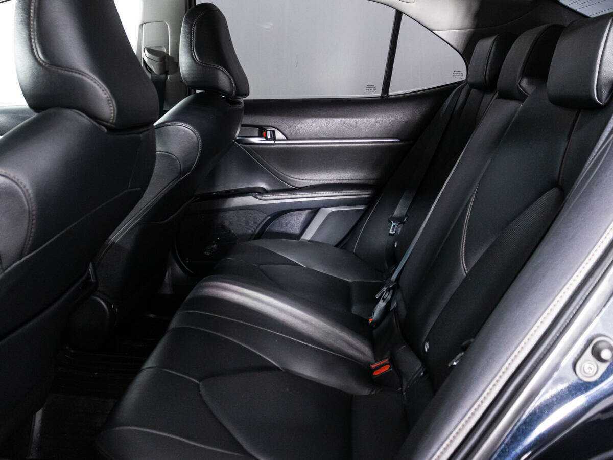 Toyota Camry 2020 года с пробегом. Фото: #9