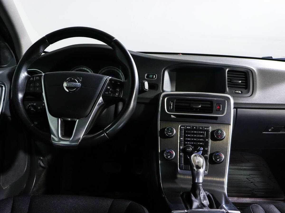 Б/У Вольво С60 2012 года. Фото: #9