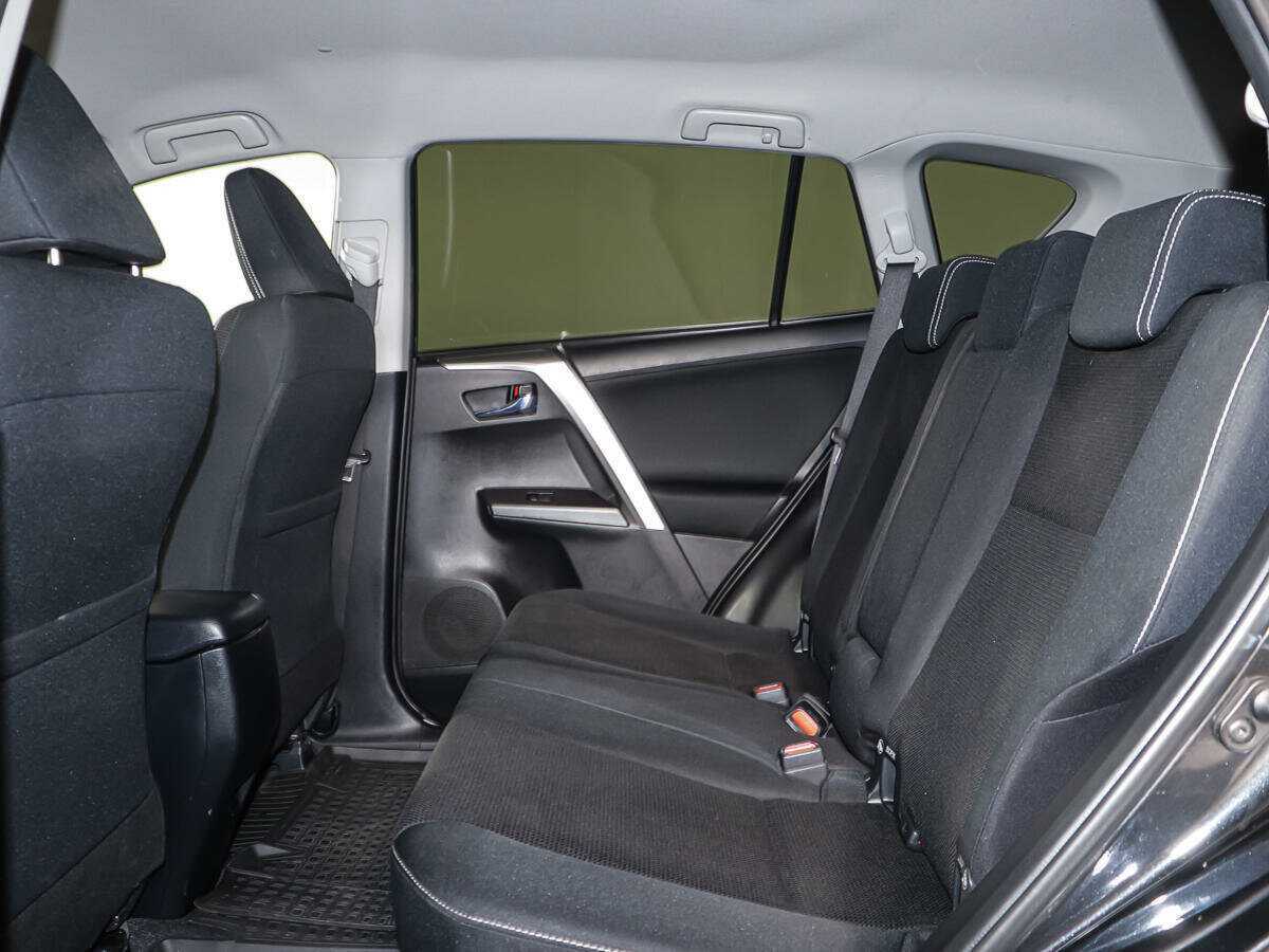 Toyota RAV4 2016 года с пробегом. Фото: #9