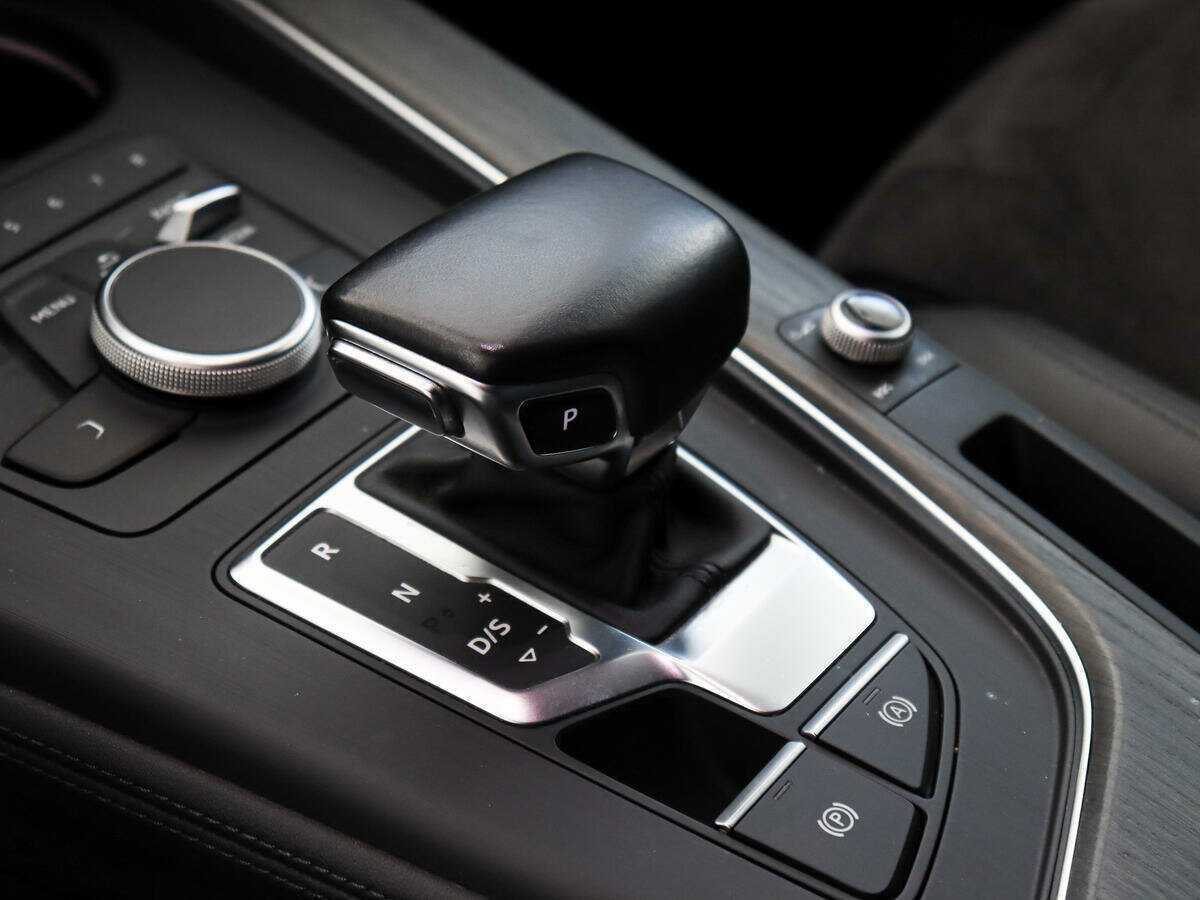 Audi A4 2019 года с пробегом. Фото: #8