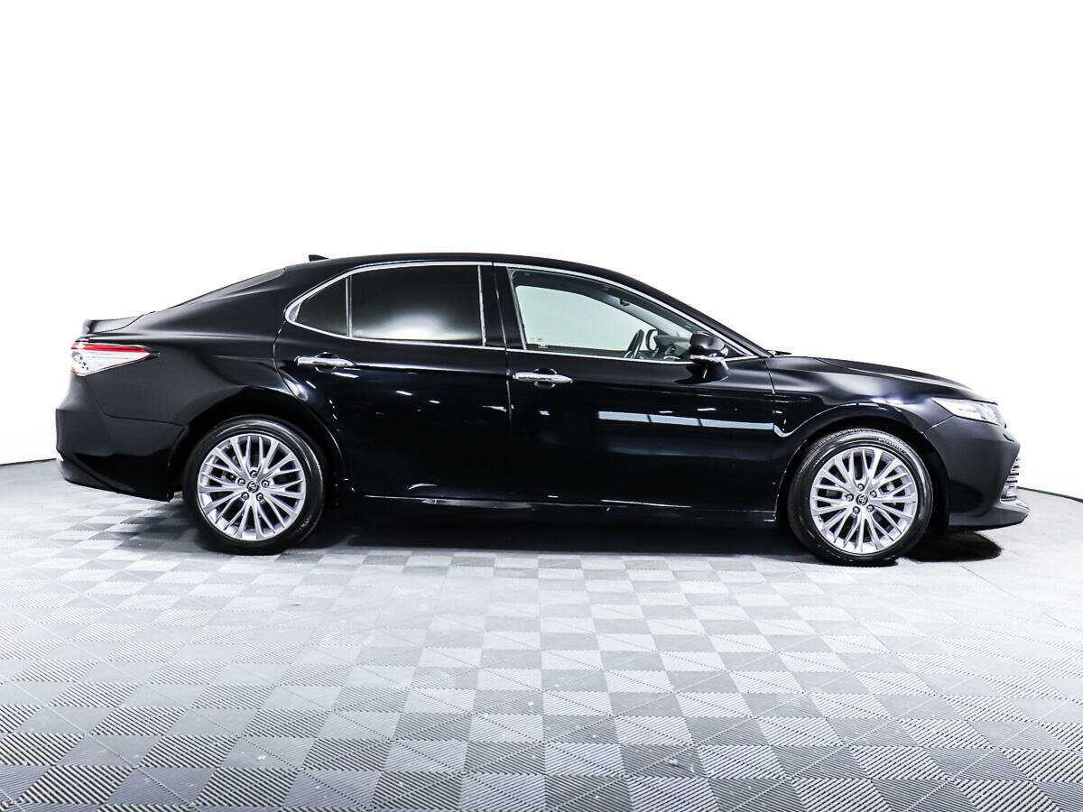 Toyota Camry 2021 года с пробегом. Фото: #3