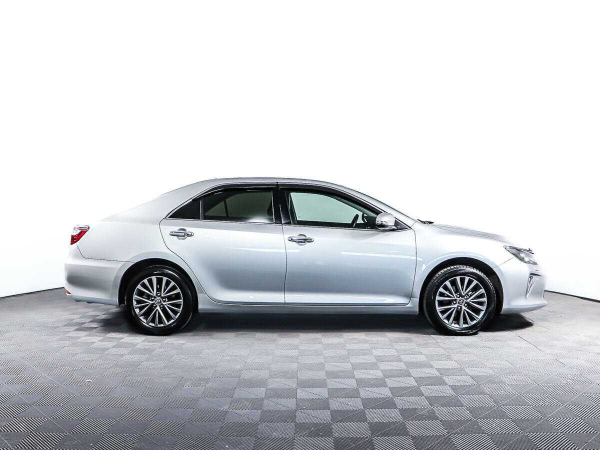 Toyota Camry 2017 года с пробегом. Фото: #3