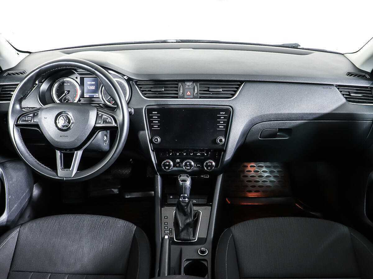 Б/У Шкода Октавия 2018 года. Фото: #10