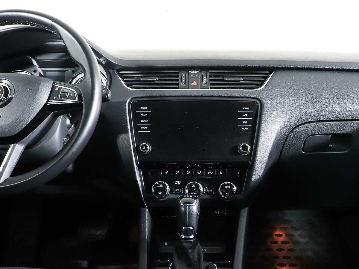 Б/У Шкода Октавия 2018 года. Фото: #11