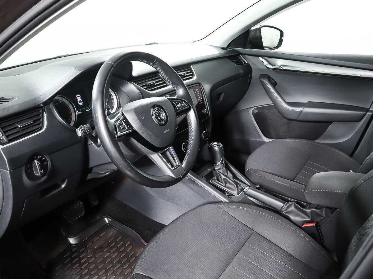 Б/У Шкода Октавия 2018 года. Фото: #12