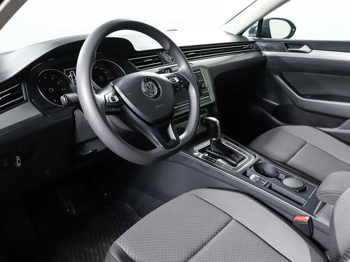 Volkswagen Passat 2017 года с пробегом. Фото: #13