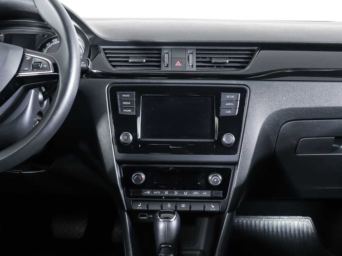 Б/У Шкода Рапид 2019 года. Фото: #11