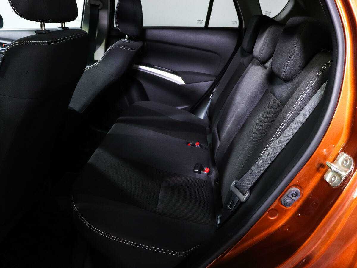 Б/У Сузуки С-Икс4 2017 года. Фото: #7