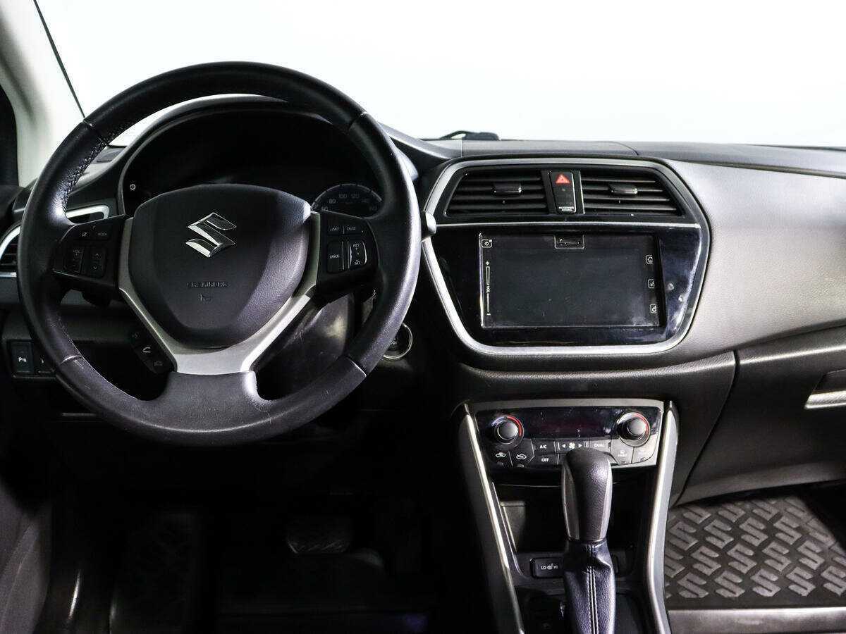 Б/У Сузуки С-Икс4 2017 года. Фото: #9