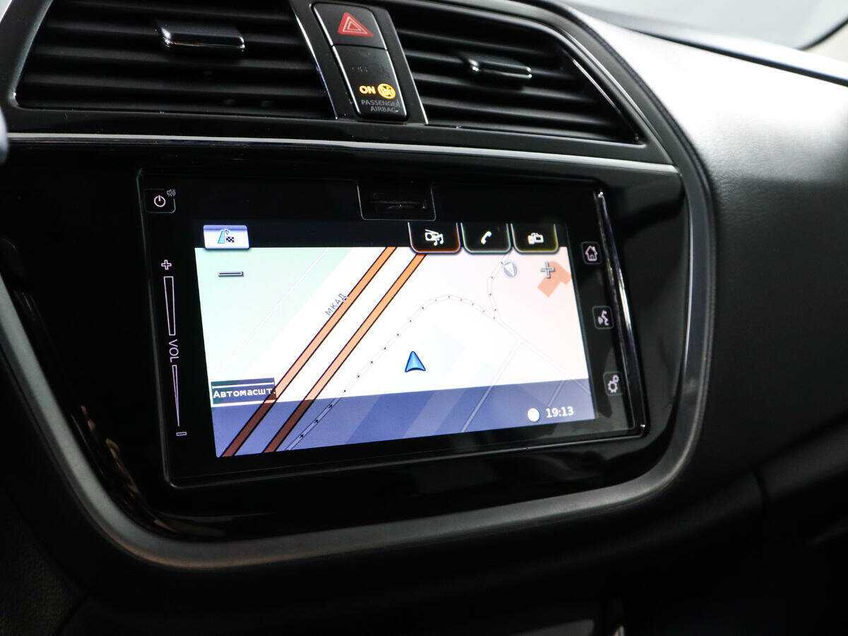 Б/У Сузуки С-Икс4 2017 года. Фото: #11