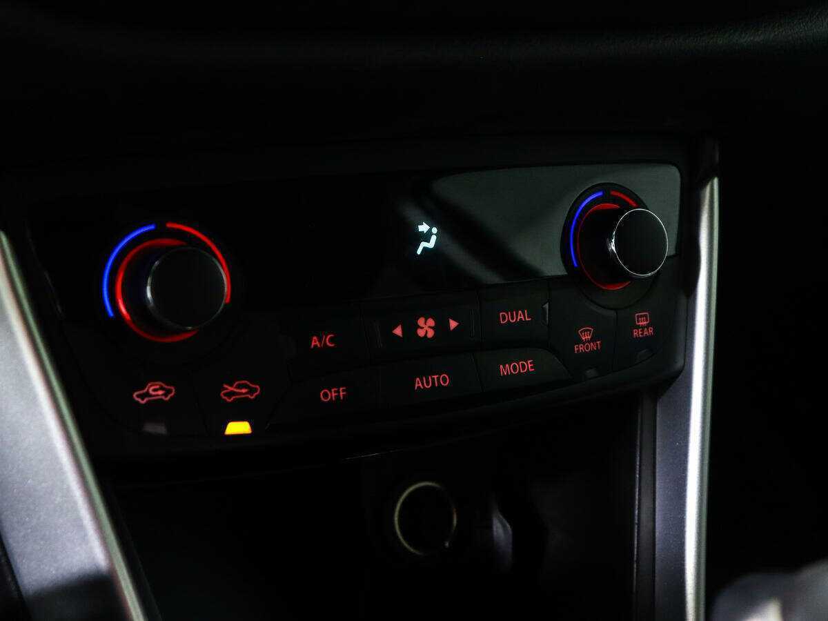 Б/У Сузуки С-Икс4 2017 года. Фото: #12