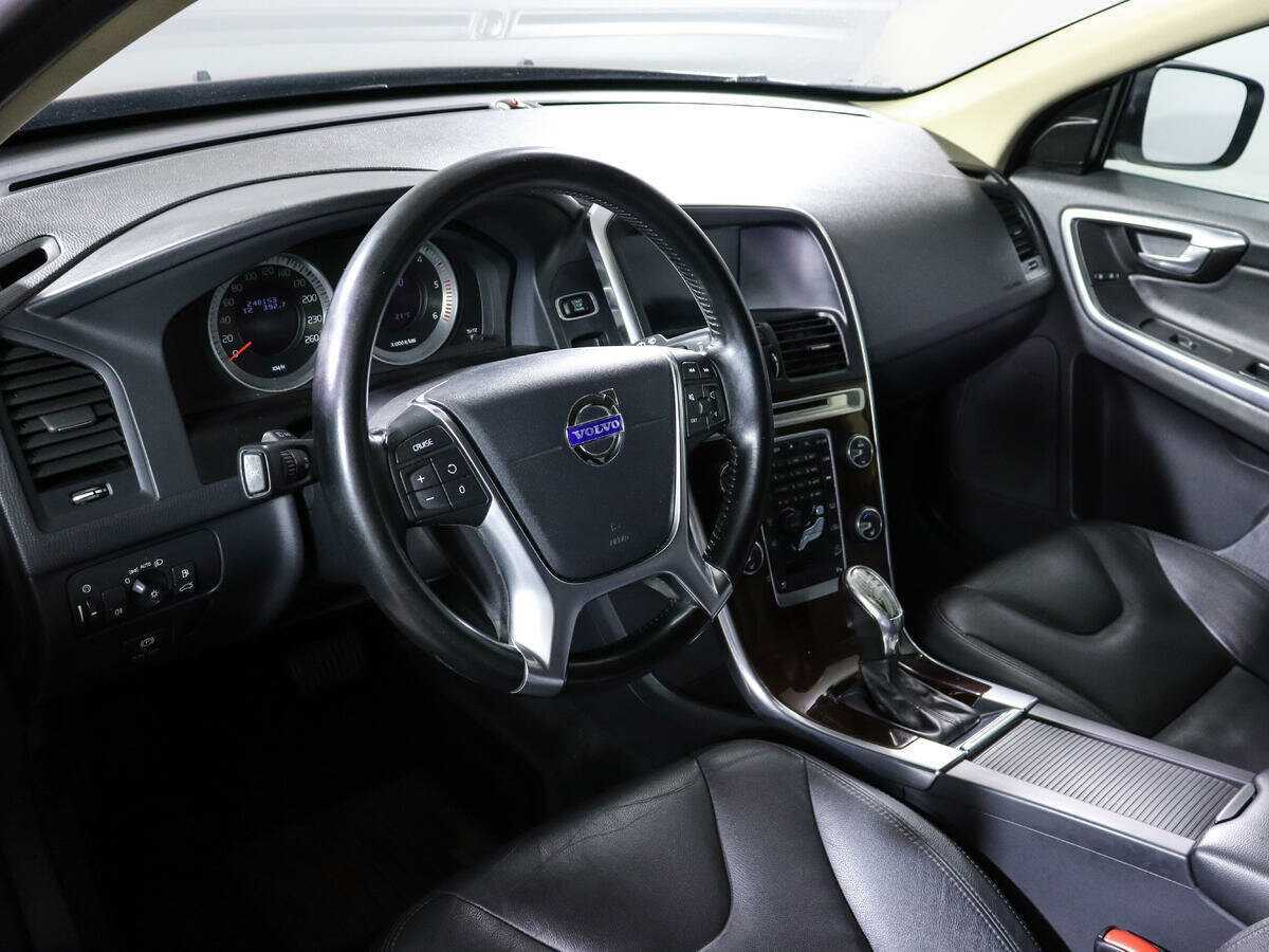 Б/У Вольво ИксЦ60 2012 года. Фото: #13