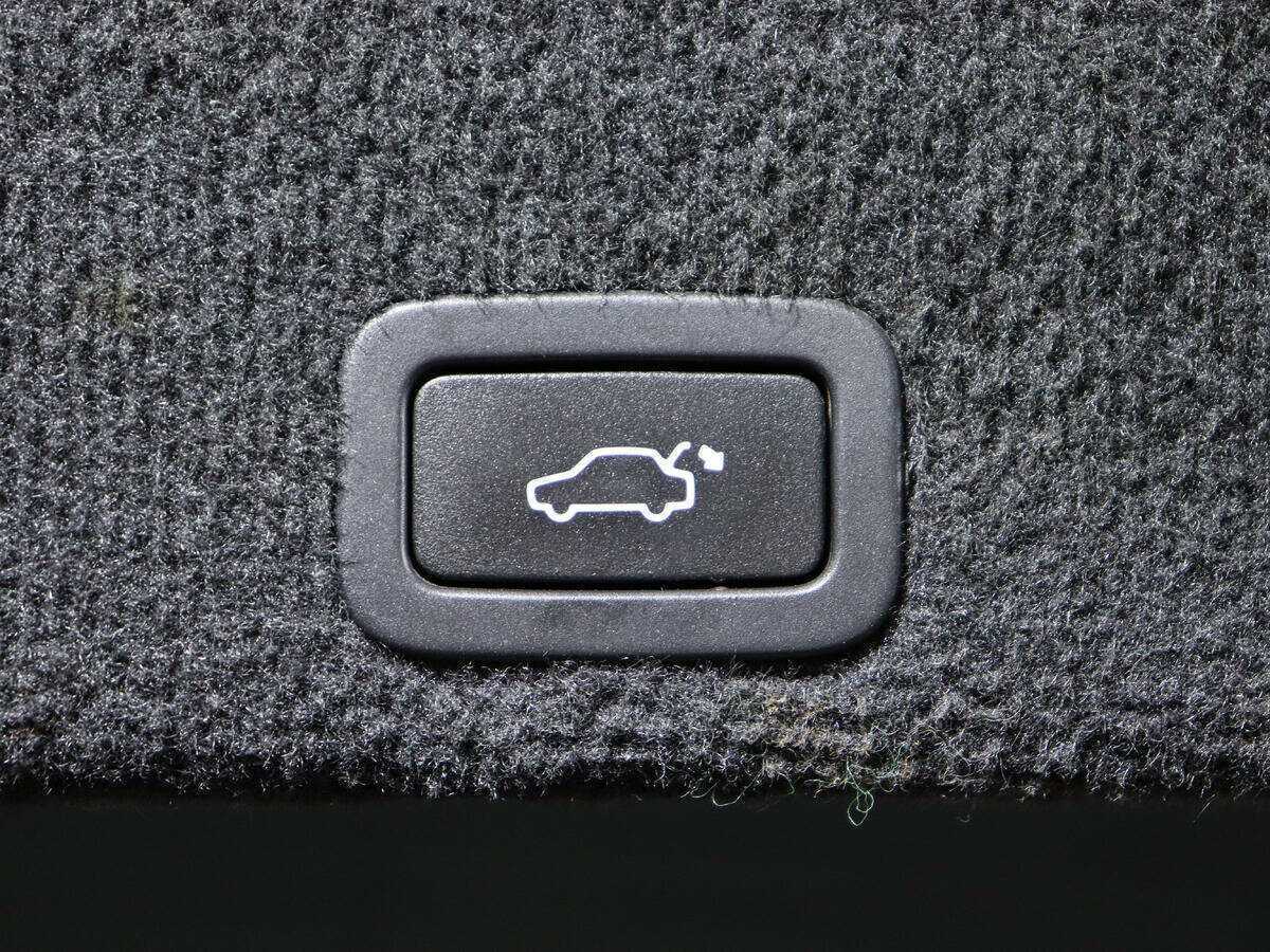 Б/У Вольво ИксЦ60 2012 года. Фото: #16