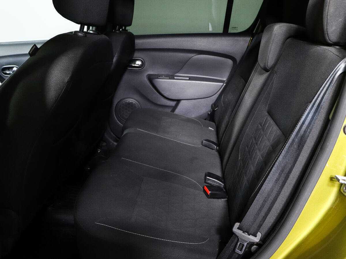 Б/У Рено Сандеро 2016 года. Фото: #9