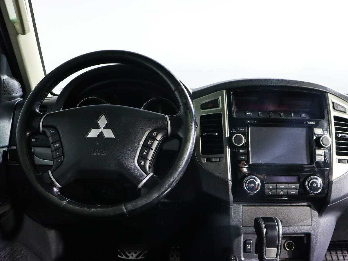 Mitsubishi Pajero 2014 года с пробегом. Фото: #9